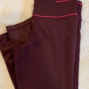 Lululemon ruched cropped maroon leggings with zipper pocket. Size 4